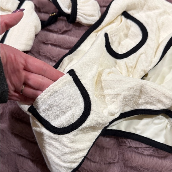 Montce Cream and Black swim set size medium - Picture 7 of 7